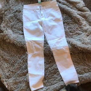 Lila Ryan Ankle Jeans